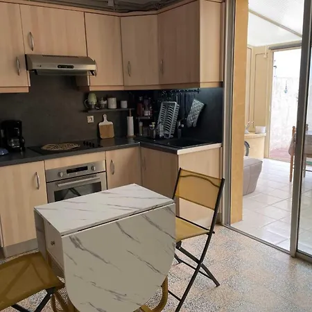 Maisonette Plain-pied Avec Cour Fermee, Proche Et Commerces - Fr-1-476-248 La Faute-sur-Mer