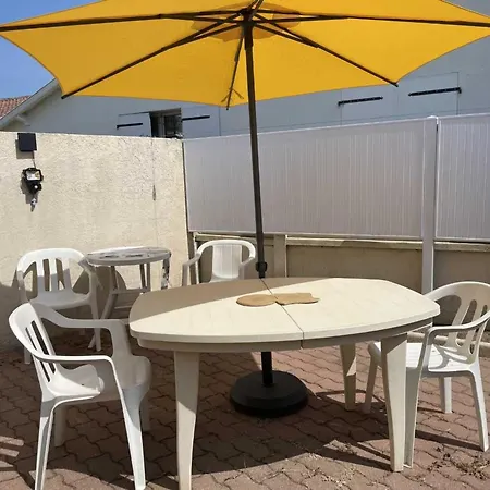 Maisonette Plain-pied Avec Cour Fermee, Proche Et Commerces Vakantiehuis *