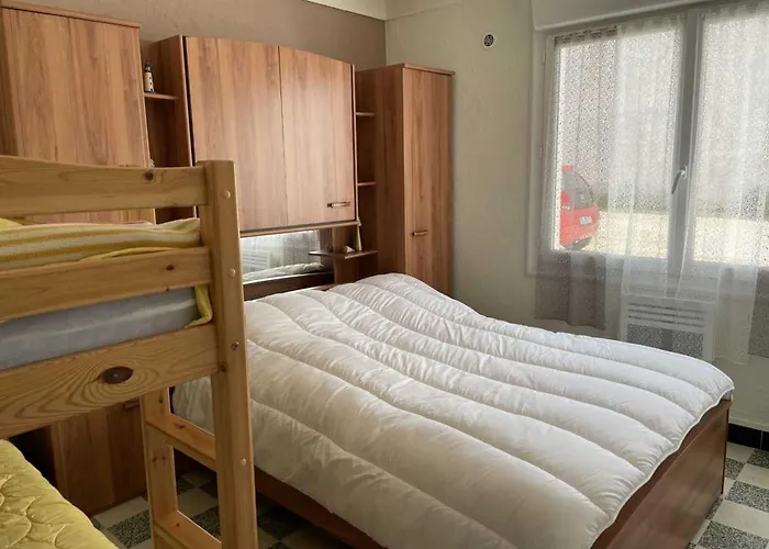 Hébergement de vacances En Rez De Chaussee Avec Cour Individuelle - Fr-1-476-248