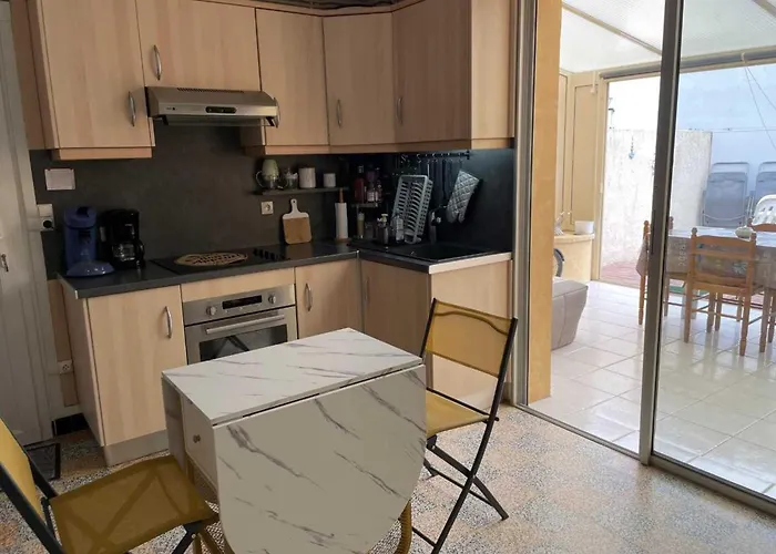 En Rez De Chaussee Avec Cour Individuelle - Fr-1-476-248 La Faute-sur-Mer